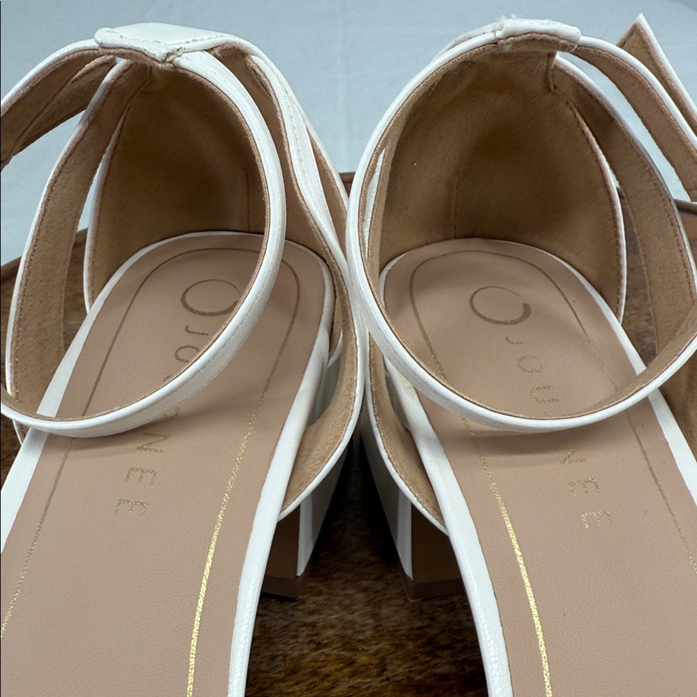 Journee Sandals Wm 10 Wide Zevi White Bow Faux Leather Block Heel Wedding Prom - Picture 10 of 11